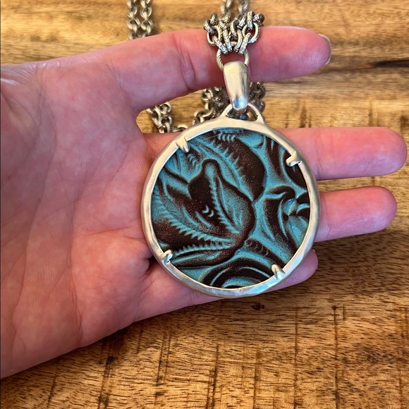 Patricia Nash Like New Silver and Turquoise Pendant Necklace - Picture 7 of 8